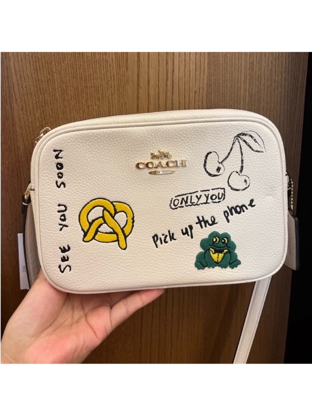 Coach Jamie Camera Bag With Sketch
Print # CAT02 - Picture 3 of 8